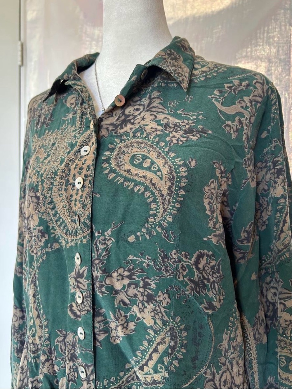 Vintage-Inspired Green Paisley Button-Down Shirt